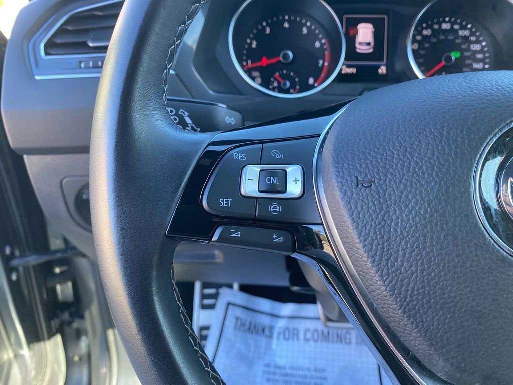 Used 2020 Volkswagen Tiguan SE R-Line image 16