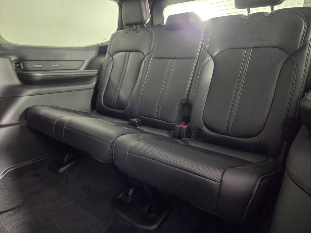 New 2026 Jeep Grand Wagoneer Limited AWD/4WD image 16