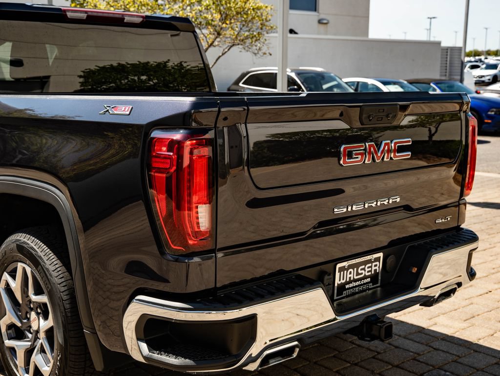 Used 2023 GMC Sierra 1500 SLT w/ SLT Premium Package AWD/4WD image 18