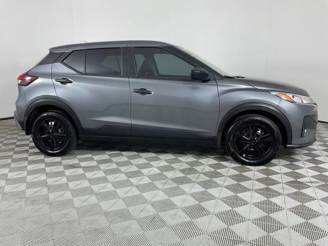 Used 2024 Nissan Kicks S FWD image 11
