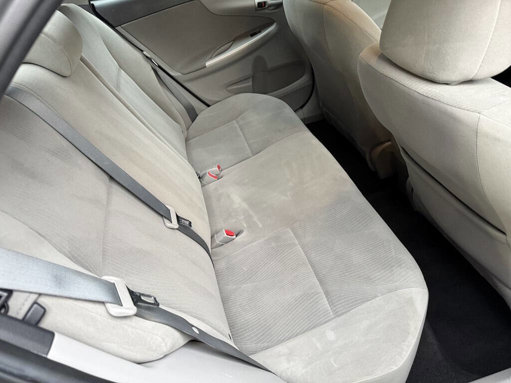 Used 2012 Toyota Corolla LE image 18