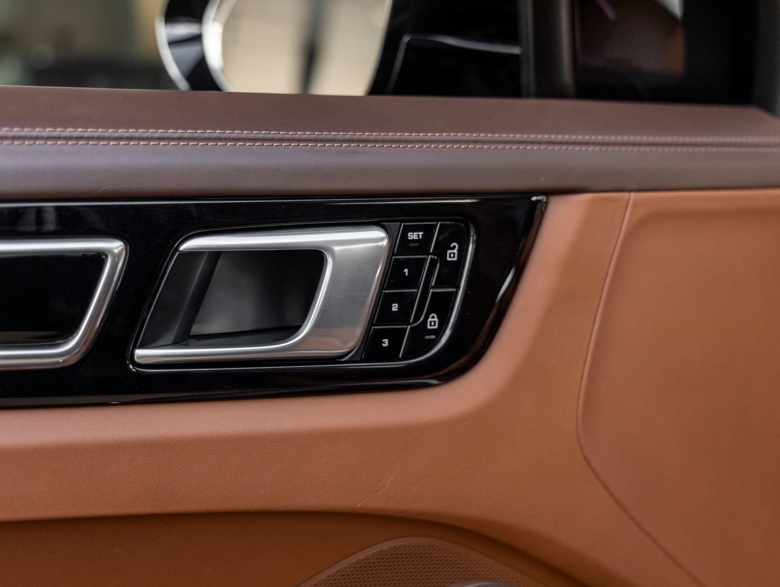 Certified 2021 Porsche Cayenne Turbo S AWD/4WD image 20