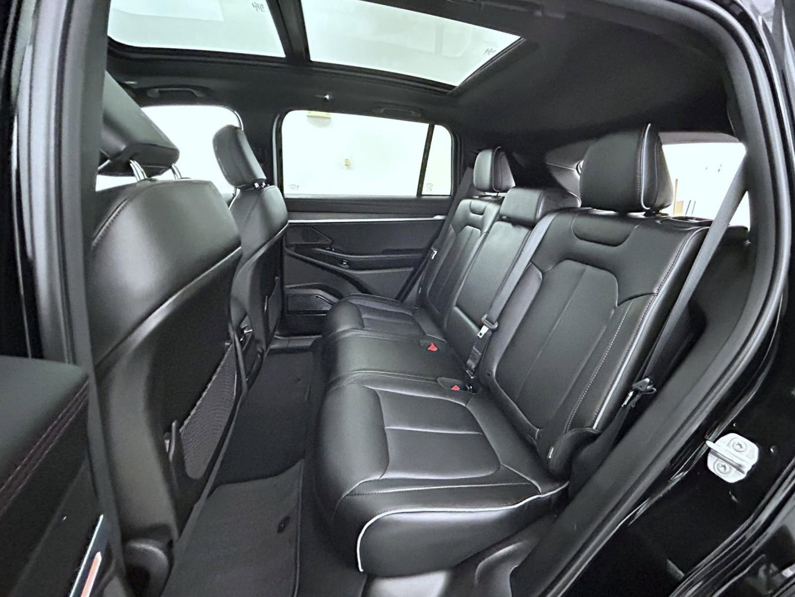 Used 2025 Jeep Wagoneer S Limited image 19