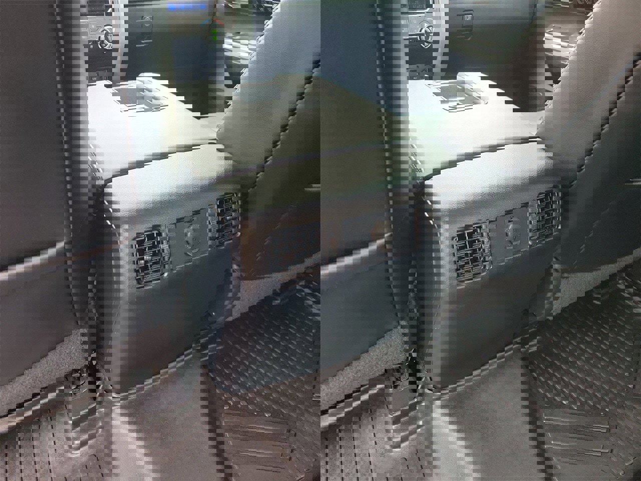 Used 2018 Toyota Tundra Platinum image 10