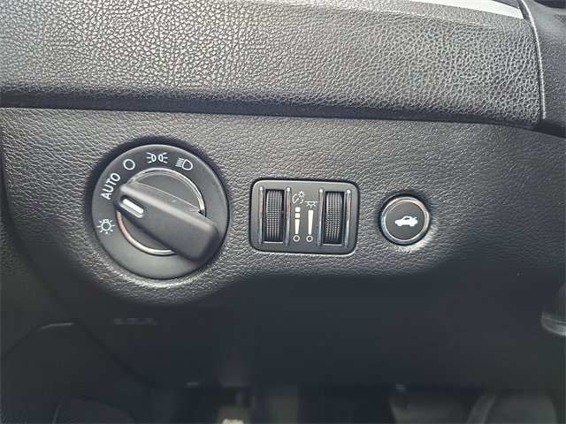 Certified 2019 Chrysler 300 Touring w/ Chrome Appearance Package image 20