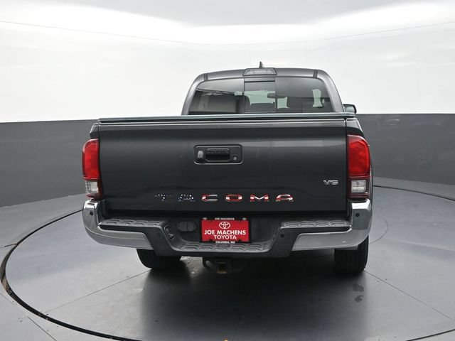Used 2018 Toyota Tacoma SR5 RWD image 7
