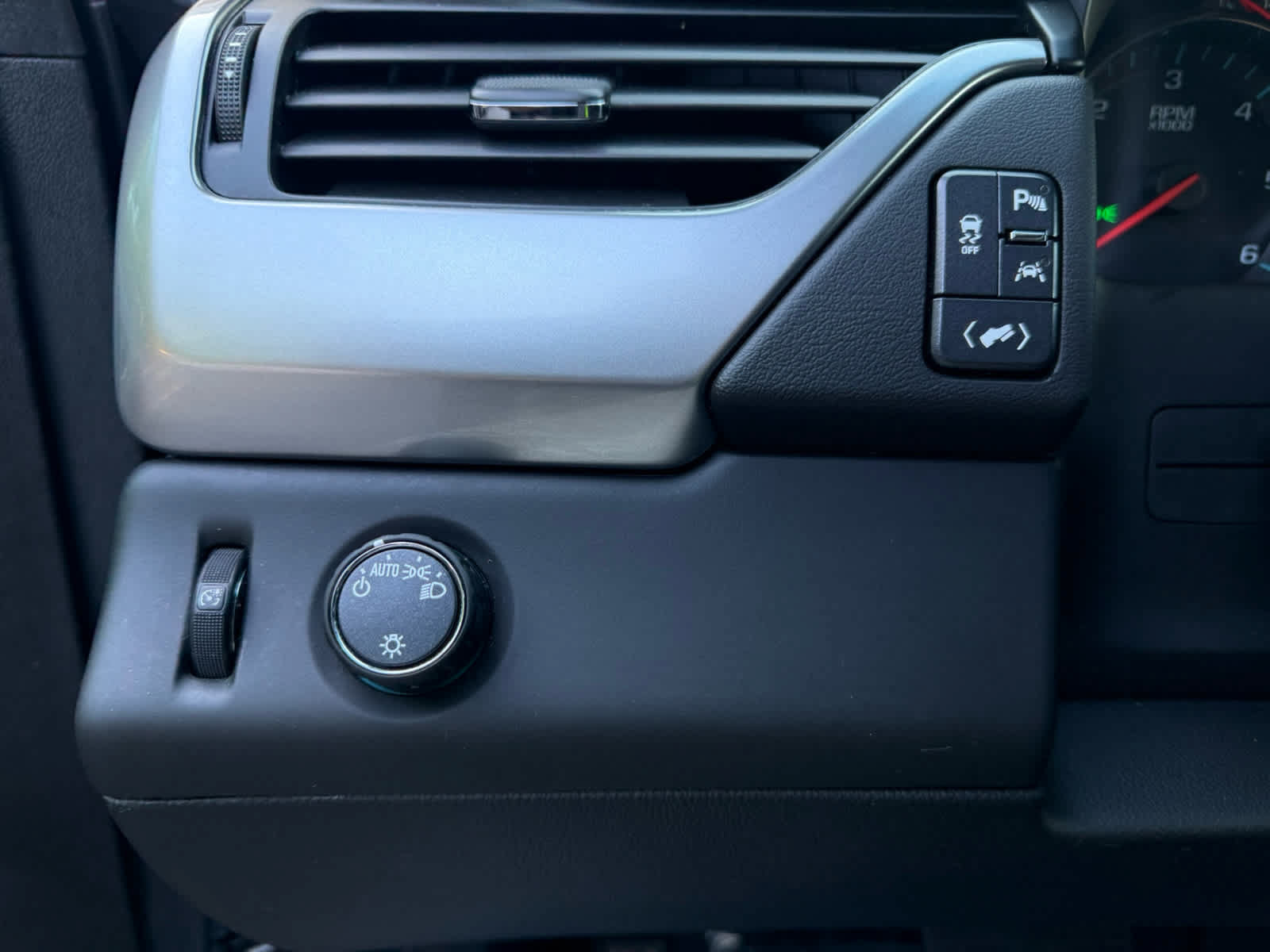 Used 2020 Chevrolet Tahoe LT RWD image 15