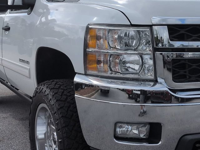 Used 2011 Chevrolet Silverado 2500 LT w/ Interior Plus Package RWD image 9