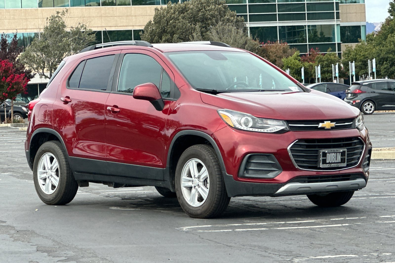 Used 2022 Chevrolet Trax LT w/ Driver Confidence Package AWD/4WD image 2