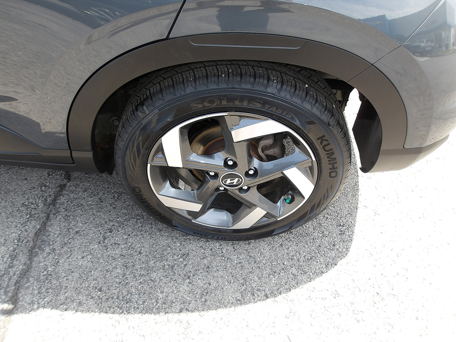 Certified 2024 Hyundai Venue SEL FWD image 21