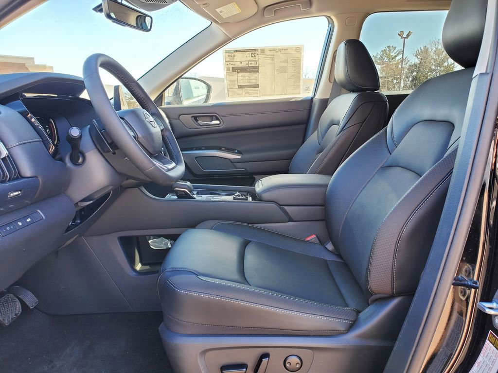 New 2026 Nissan Pathfinder SL image 19