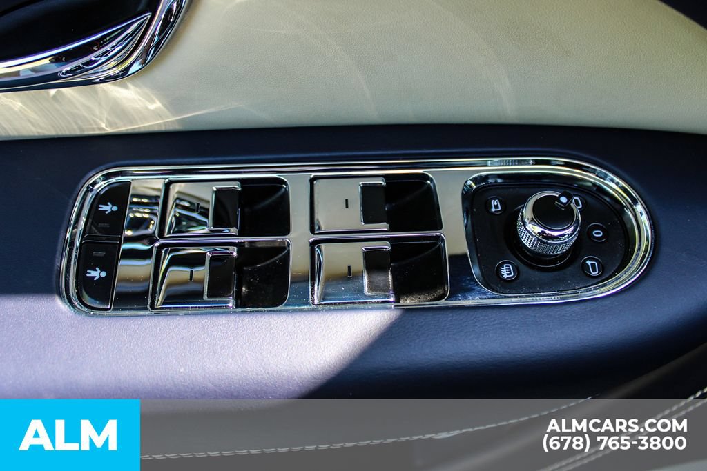 Used 2024 Bentley Bentayga AWD/4WD image 37