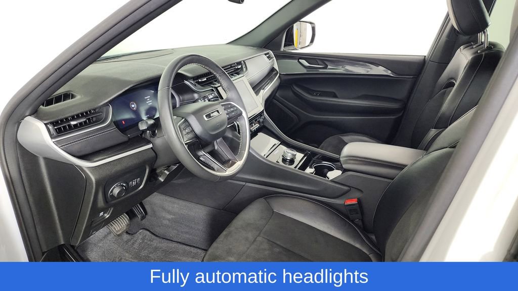 Used 2023 Jeep Grand Cherokee Altitude image 15