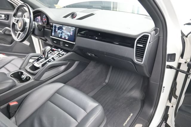 Used 2020 Porsche Cayenne AWD/4WD image 23