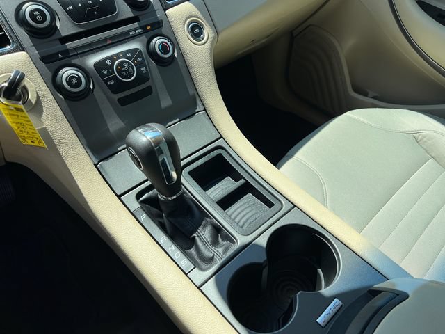 Used 2016 Ford Taurus SE FWD image 21
