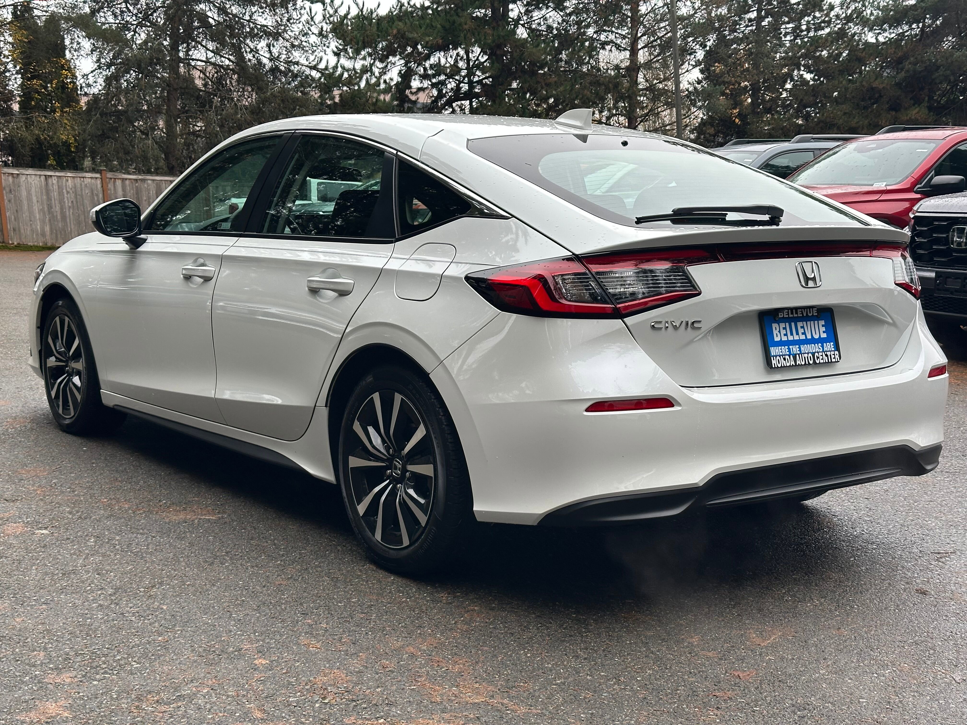 Used 2024 Honda Civic EX-L image 5