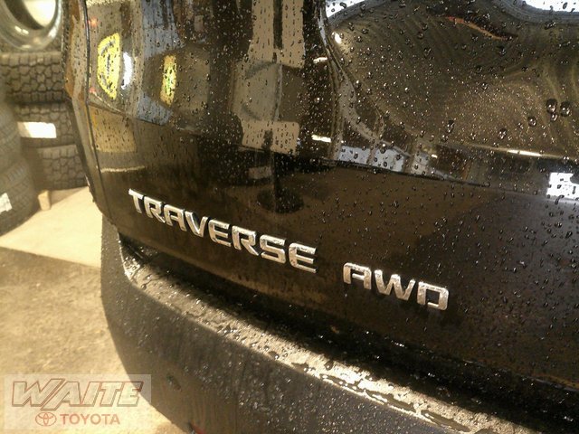Used 2020 Chevrolet Traverse LT image 8