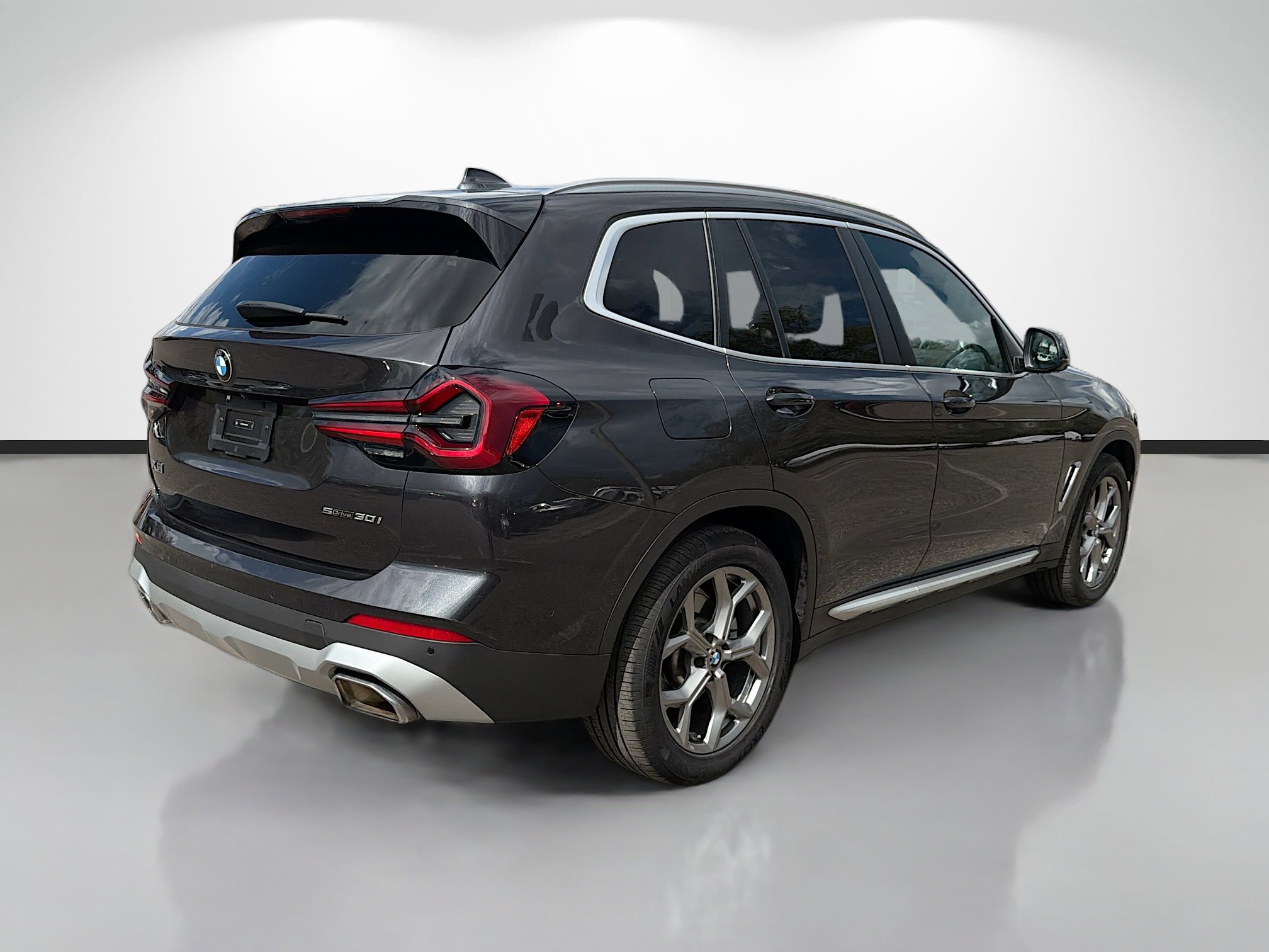 Used 2024 BMW X3 sDrive30i w/ Convenience Package image 3