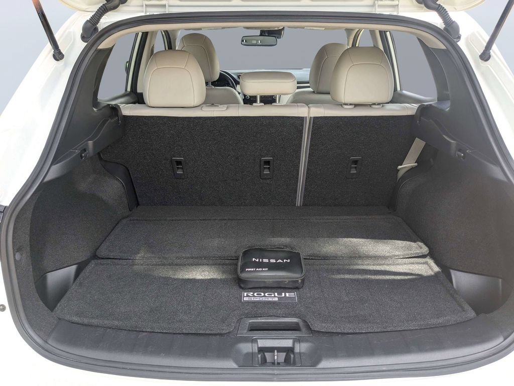 Used 2022 Nissan Rogue Sport SL w/ Premium Package FWD image 12