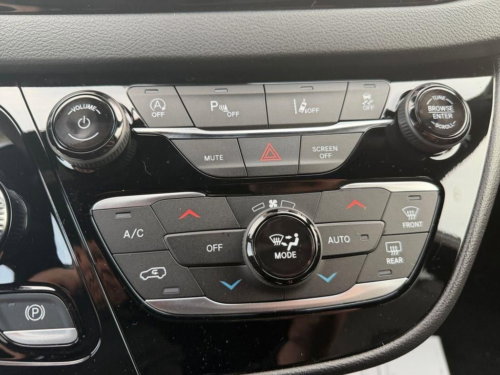 New 2026 Chrysler Voyager LX image 16