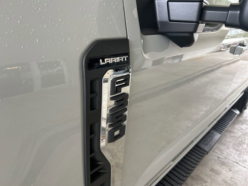 Used 2025 Ford F350 Lariat image 14