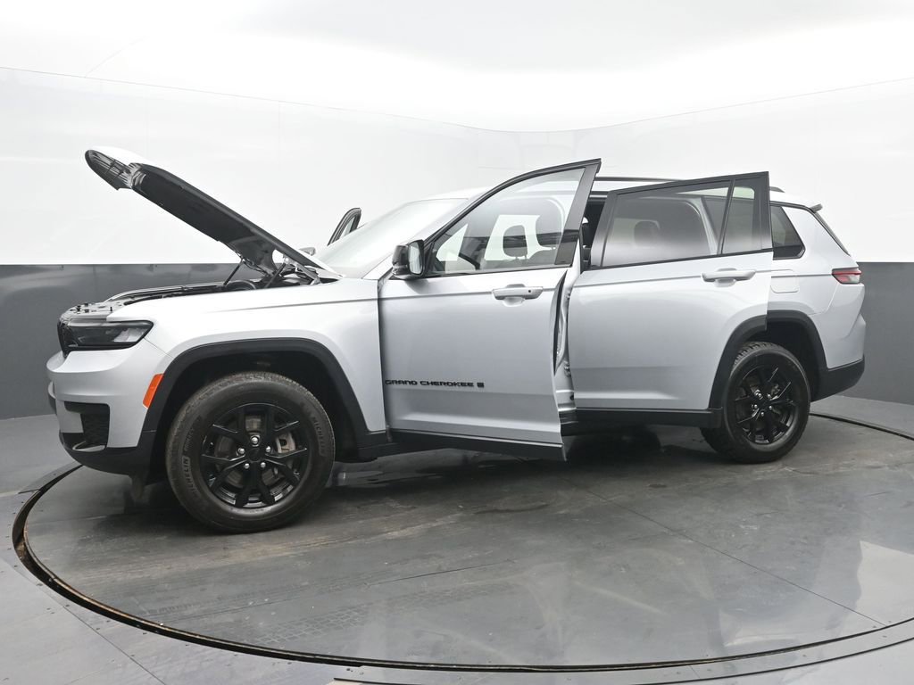Used 2024 Jeep Grand Cherokee L Laredo AWD/4WD image 57
