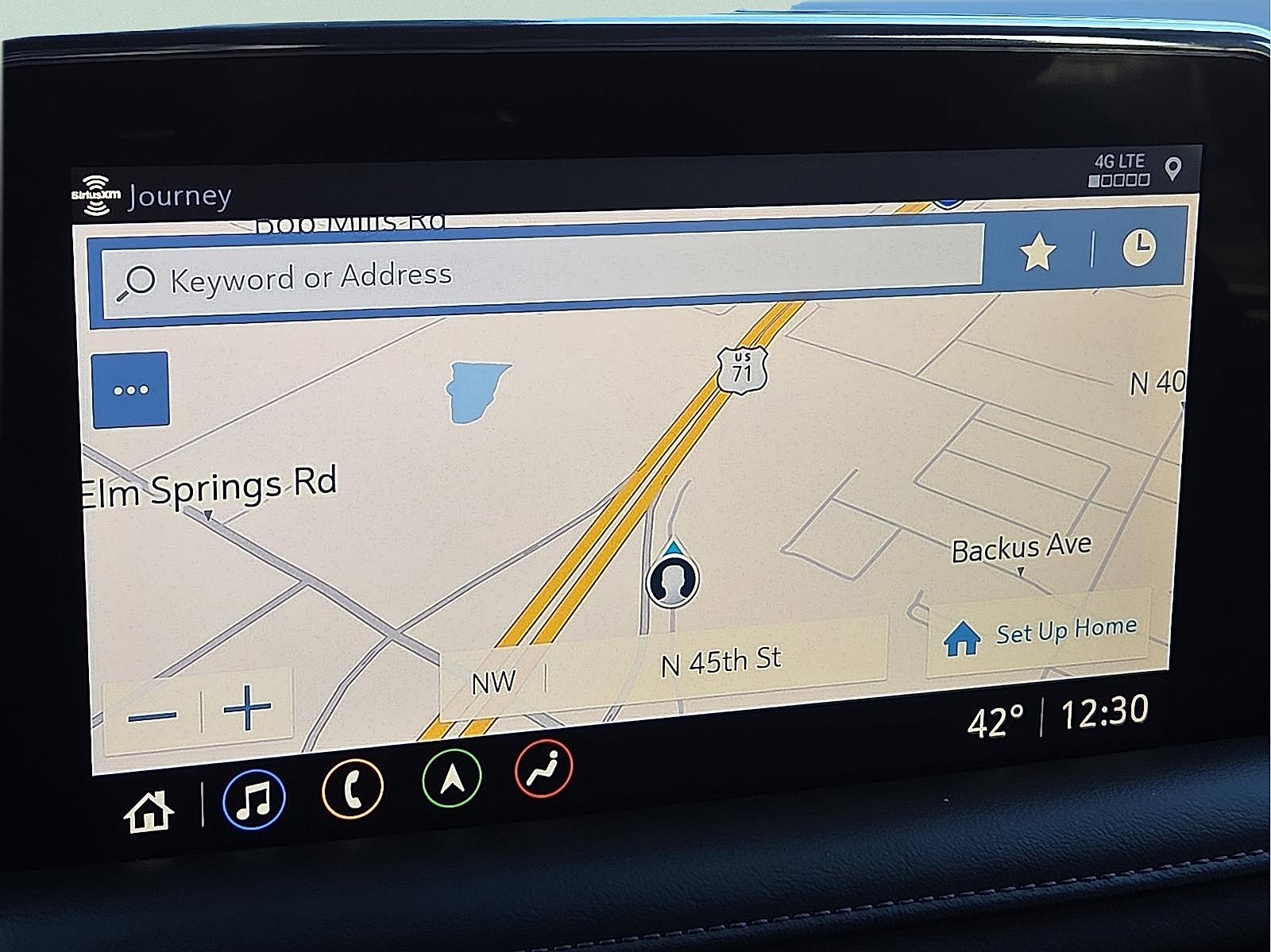 Used 2021 Chevrolet Suburban LT w/ LT Signature Package image 18