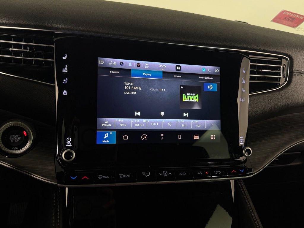 Used 2023 Jeep Wagoneer Series III w/ Preferred Equipment Group AWD/4WD image 18