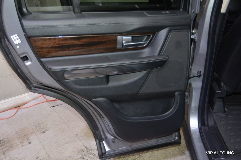 Used 2011 Land Rover Range Rover Sport HSE image 9