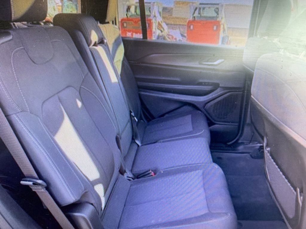 Used 2024 Jeep Grand Cherokee L Laredo w/ Luxury Tech Group I image 14