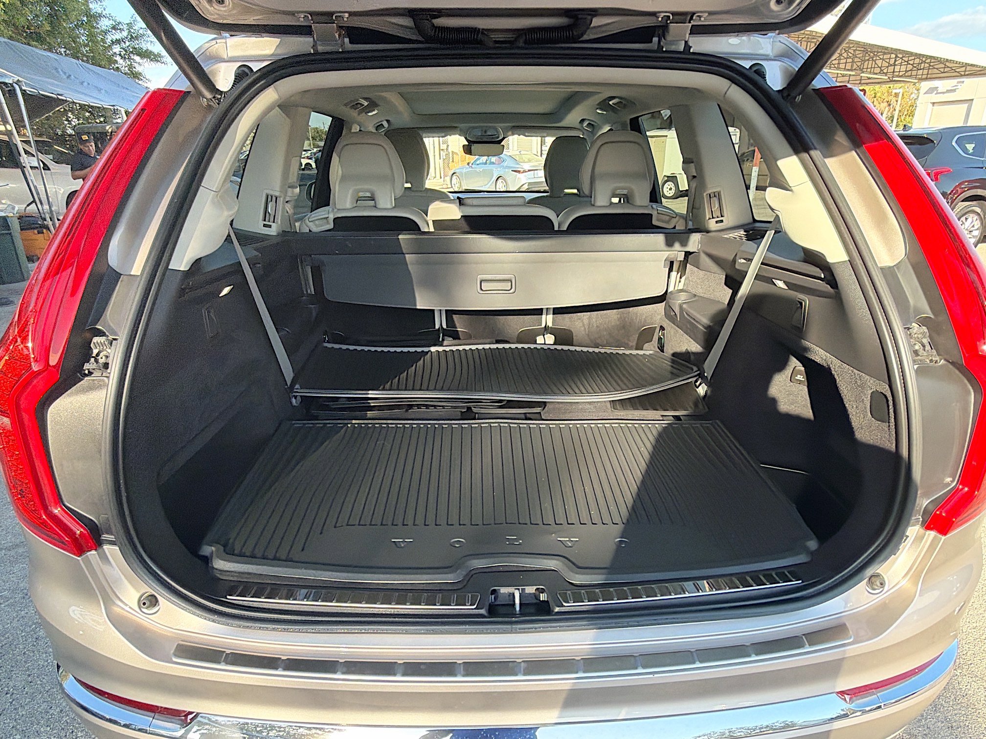 Used 2023 Volvo XC90 B6 Plus w/ Protection Package Premier image 27