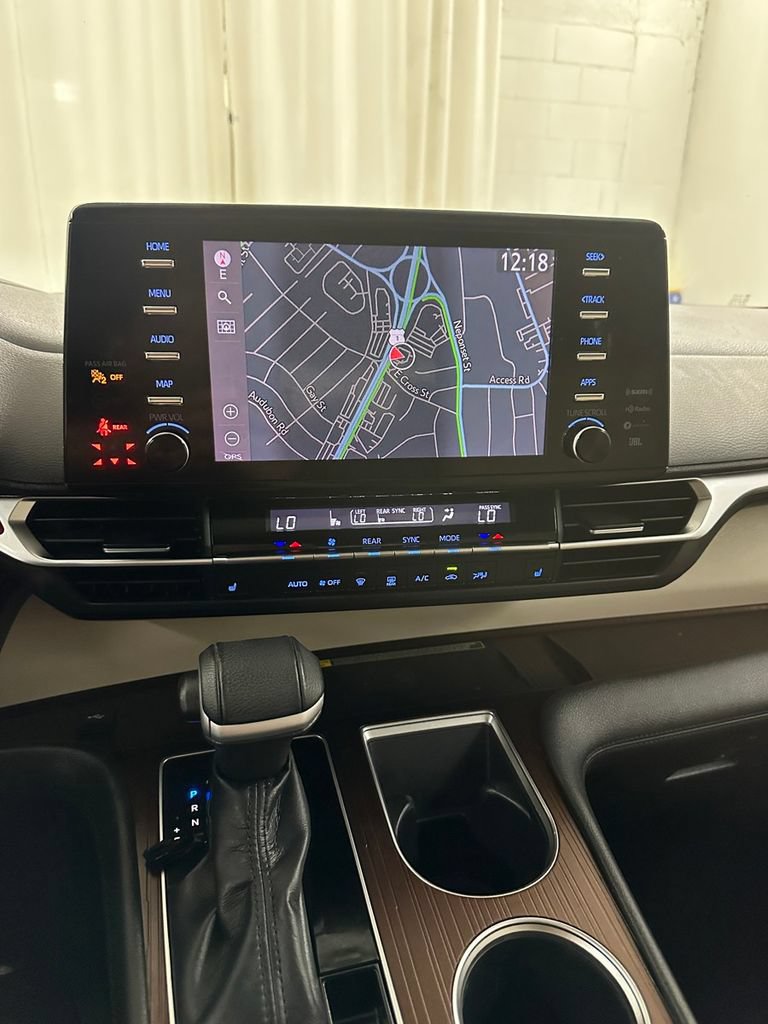 Used 2022 Toyota Sienna XLE w/ XLE Plus Package FWD image 21