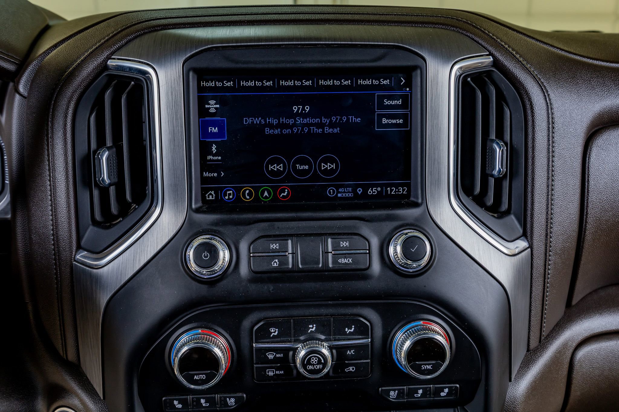 Used 2022 GMC Sierra 3500 Denali w/ Denali Ultimate Package AWD/4WD image 25