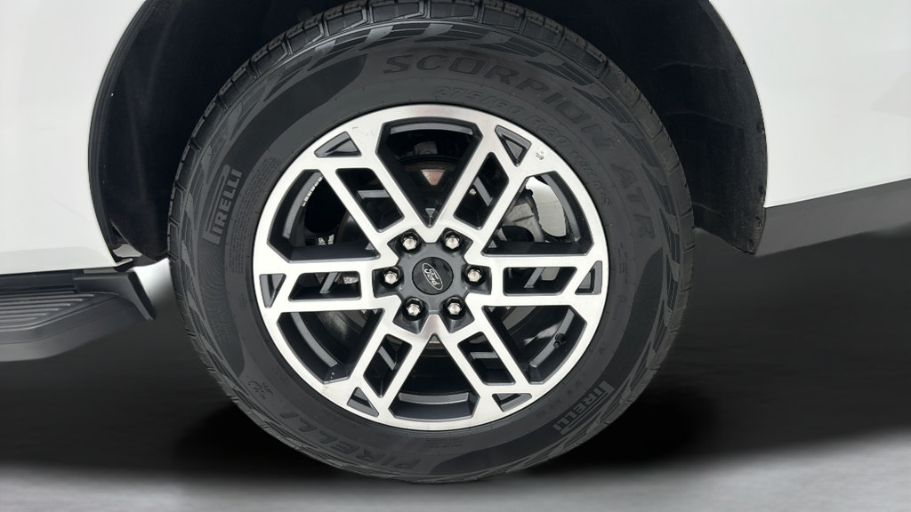 Used 2025 Ford Expedition Active AWD/4WD image 8