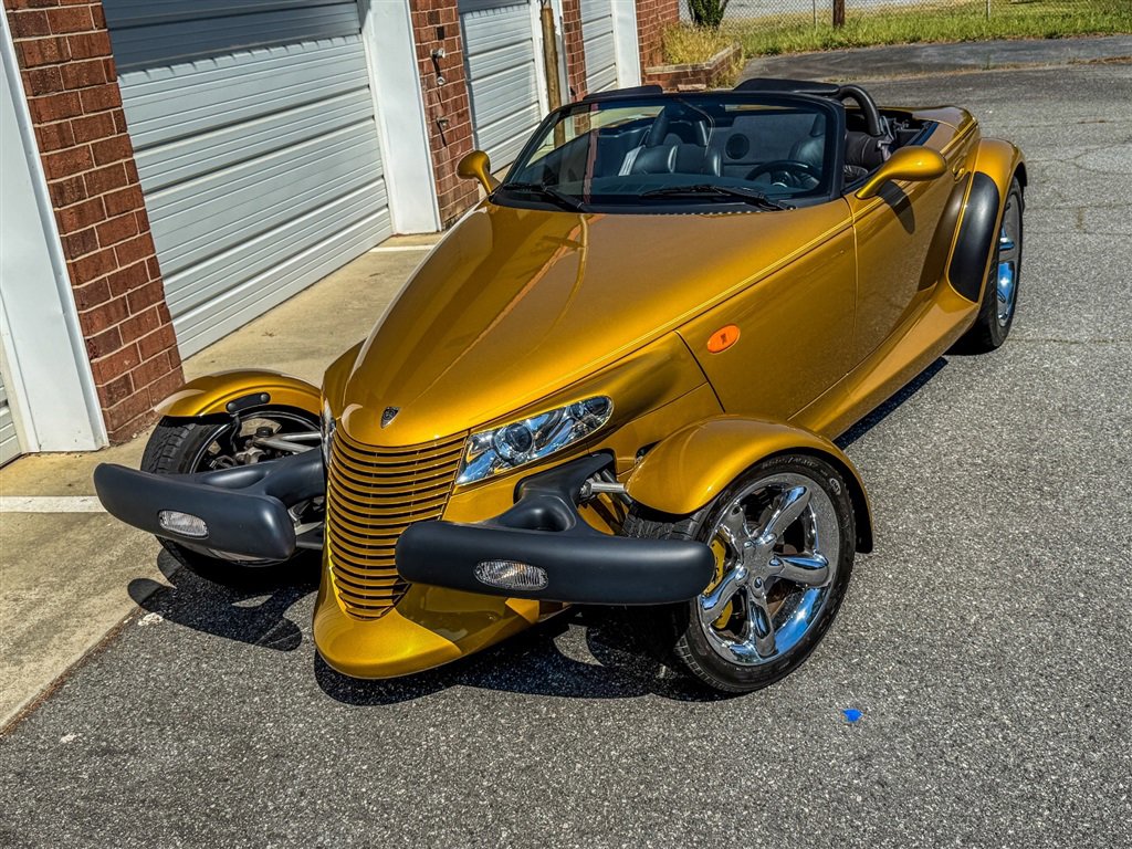 Used 2002 Chrysler Prowler image 14