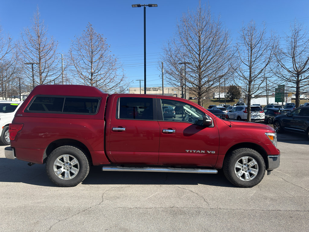 Used 2018 Nissan Titan SV image 5