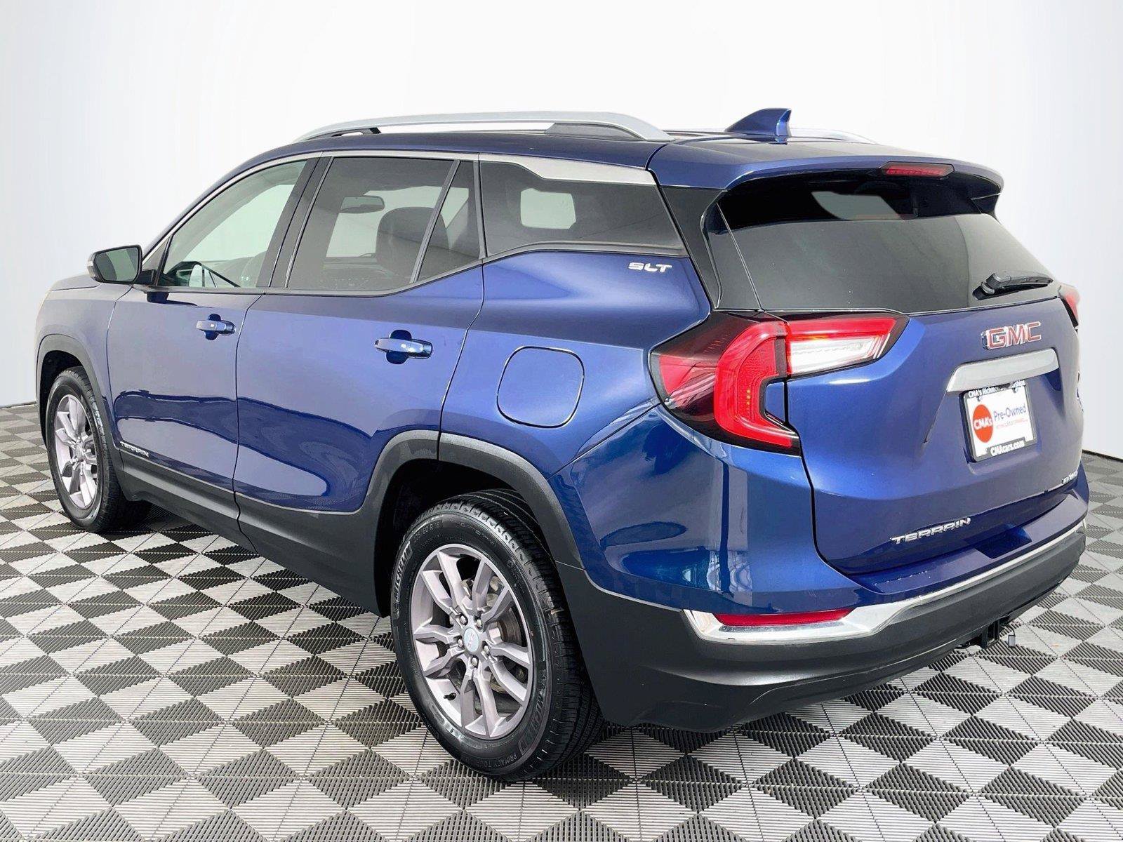 Used 2023 GMC Terrain SLT AWD/4WD image 6