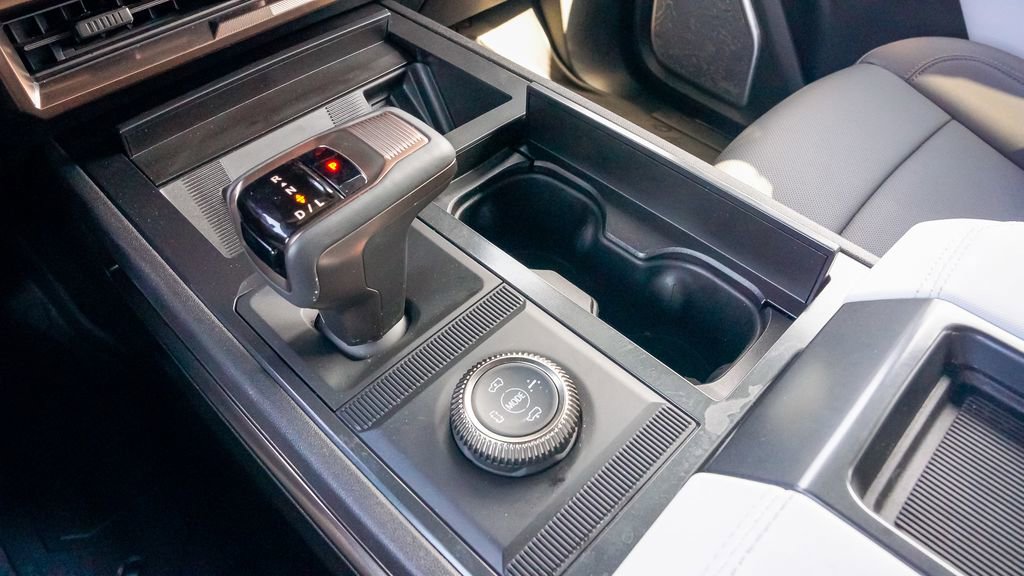 Used 2025 GMC Hummer EV 2X w/ LPO, Cargo Utility Package image 31