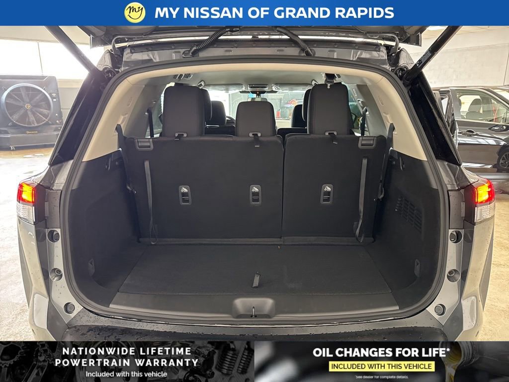 New 2026 Nissan Pathfinder SV image 18