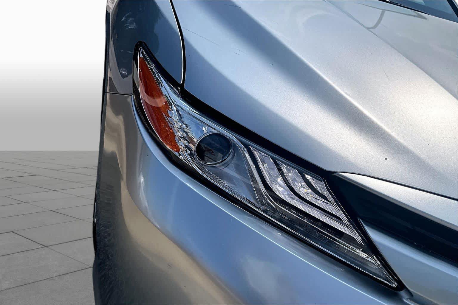 Used 2020 Toyota Camry XLE FWD image 27
