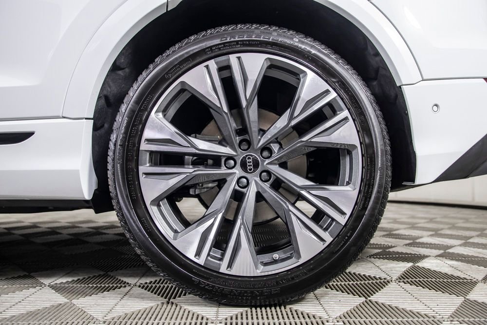 Used 2026 Audi Q8 Premium Plus AWD/4WD image 43