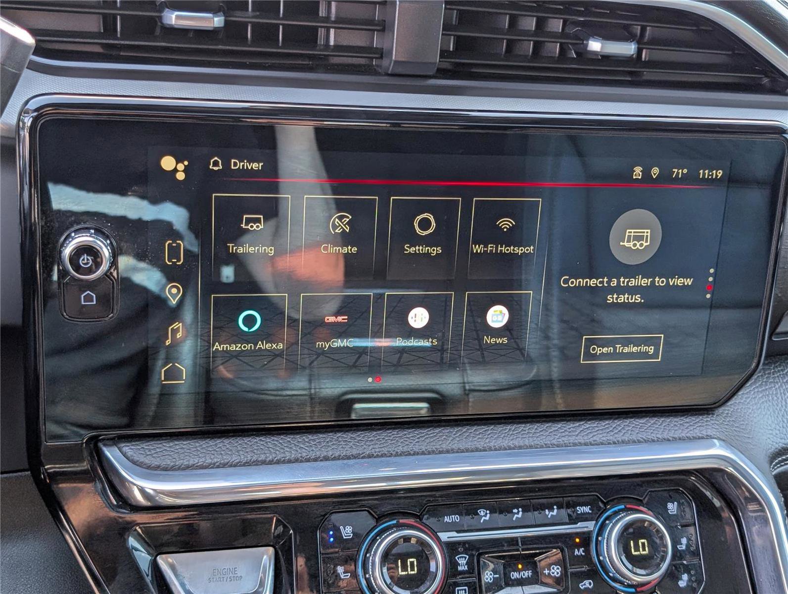 Used 2024 GMC Sierra 3500 Denali w/ Technology Package image 32