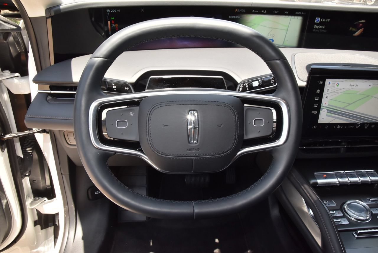 New 2026 Lincoln Nautilus Premier w/ Jet Appearance Package AWD/4WD image 22