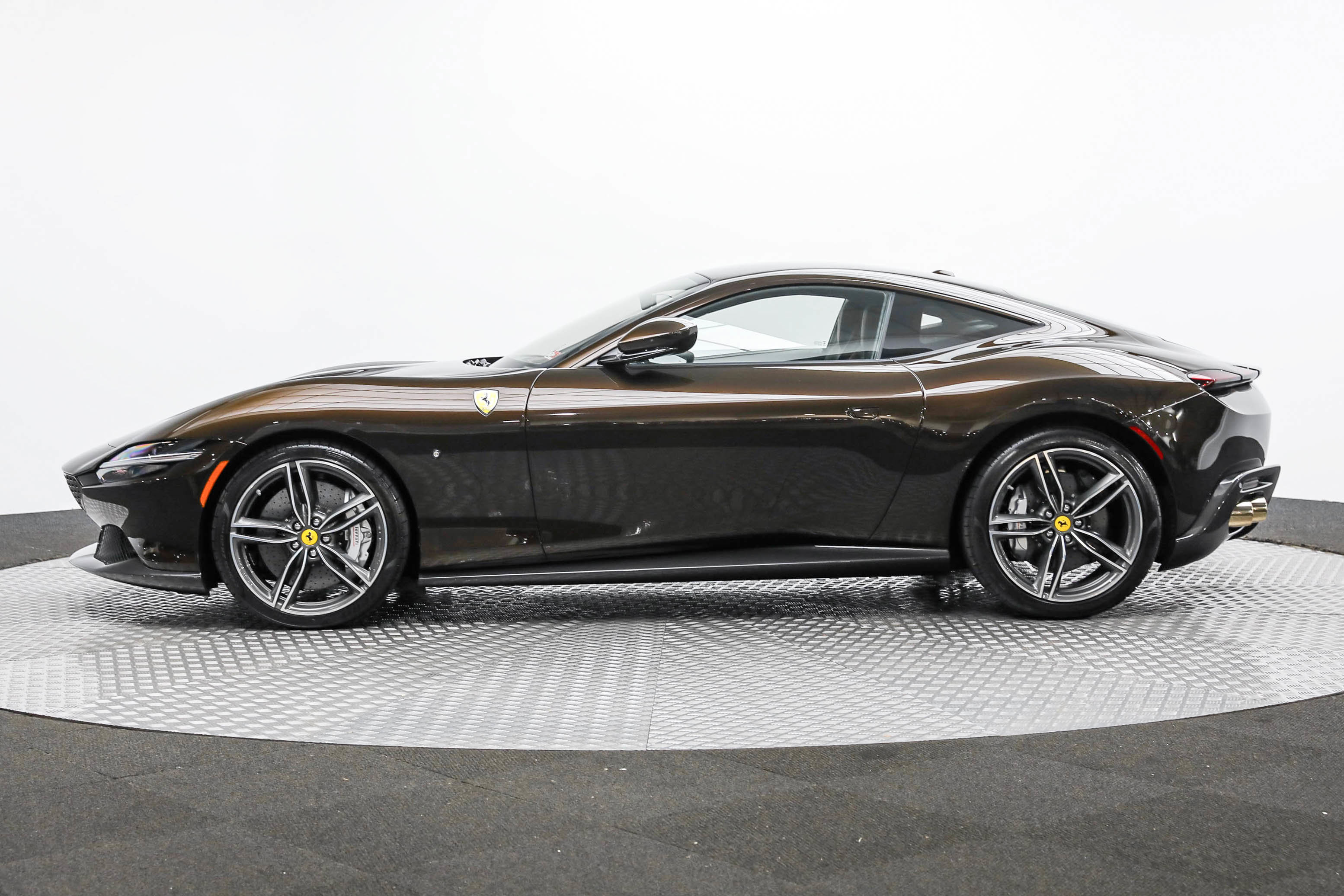 Certified 2022 Ferrari Roma image 2