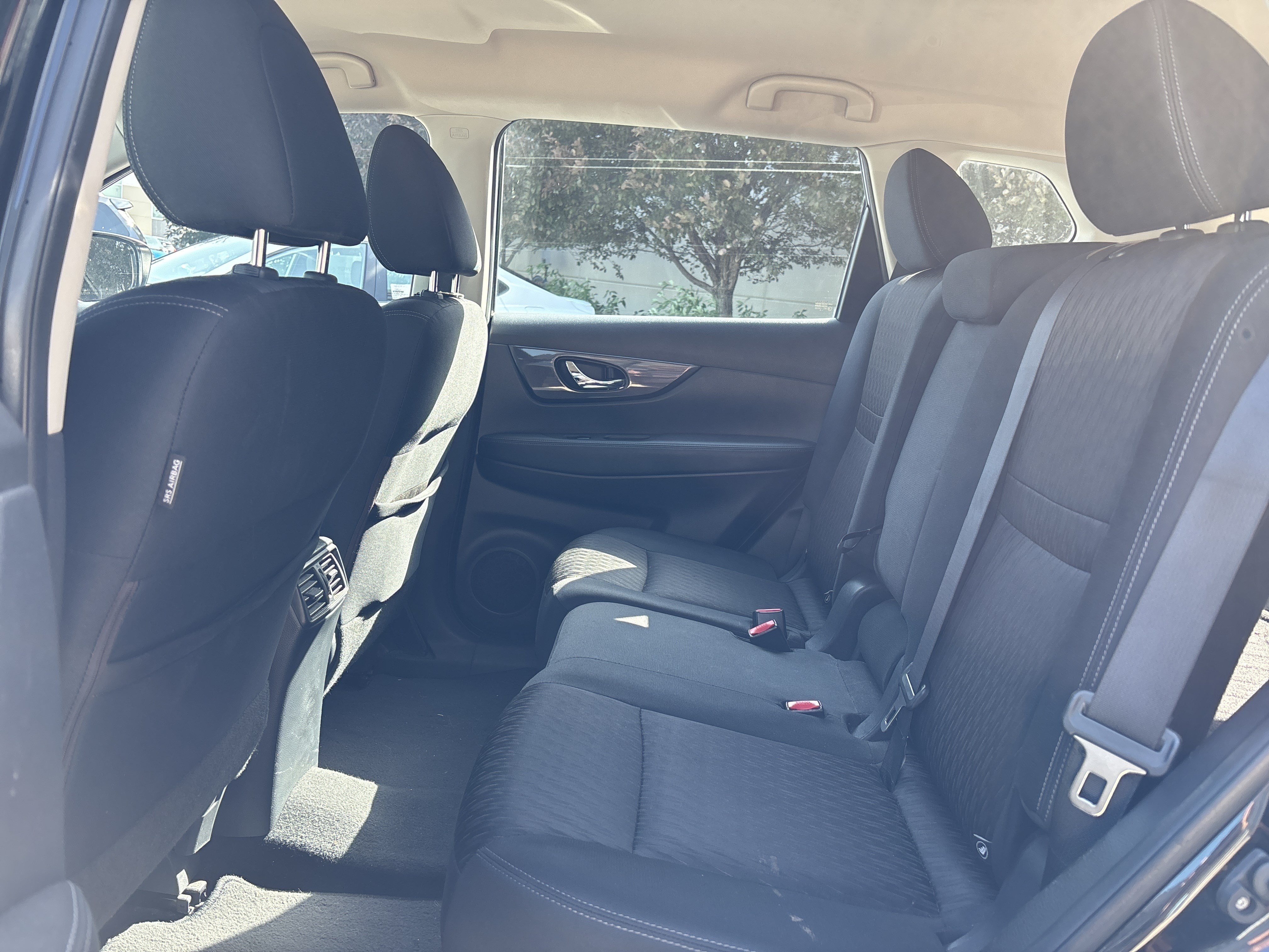 Used 2018 Nissan Rogue S AWD/4WD image 30
