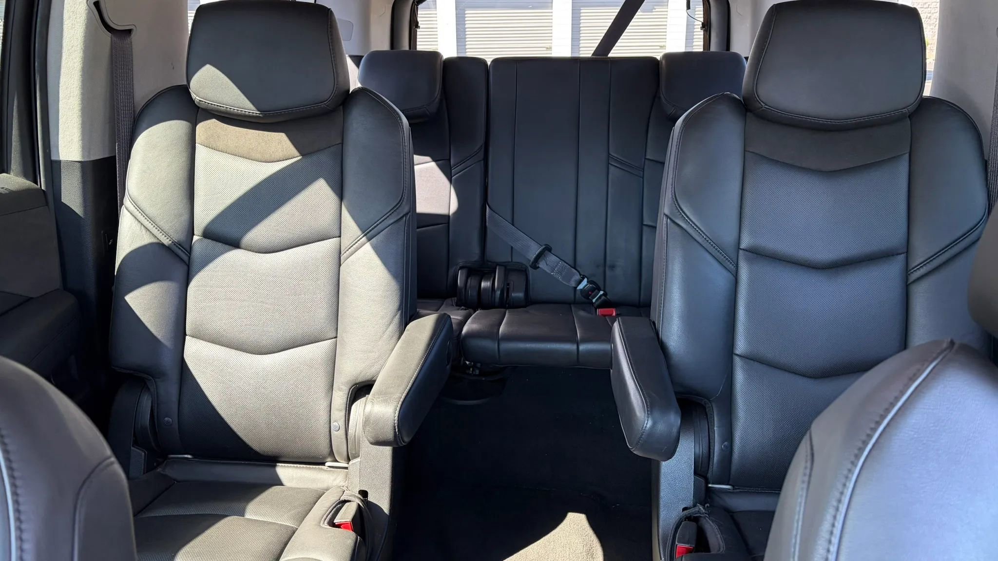 Used 2016 Cadillac Escalade ESV Premium AWD/4WD image 12