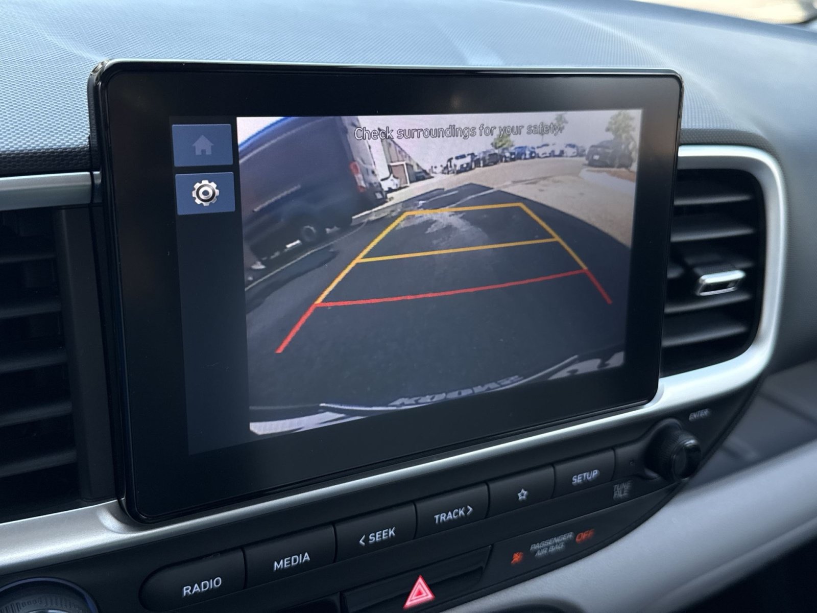 Certified 2024 Hyundai Venue SEL FWD image 19