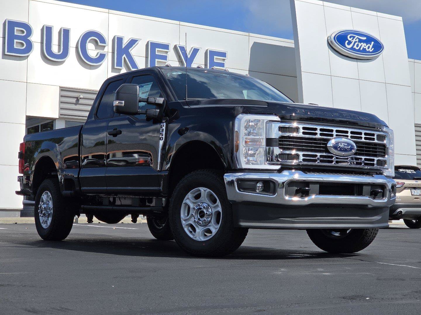 New 2026 Ford F350 XLT w/ 360-Degree Camera Package AWD/4WD image 2