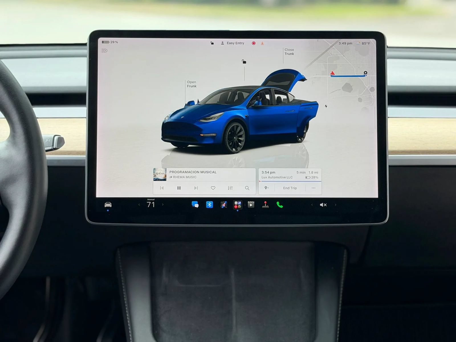 Used 2022 Tesla Model Y Long Range AWD/4WD image 25