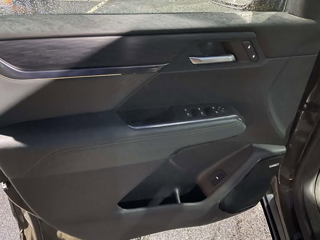 Used 2024 GMC Acadia AT4 w/ Luxury Package image 27